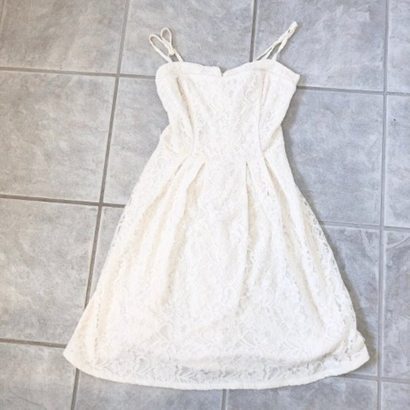 Lace White Dress (Size Small) - Picture 10 of 12